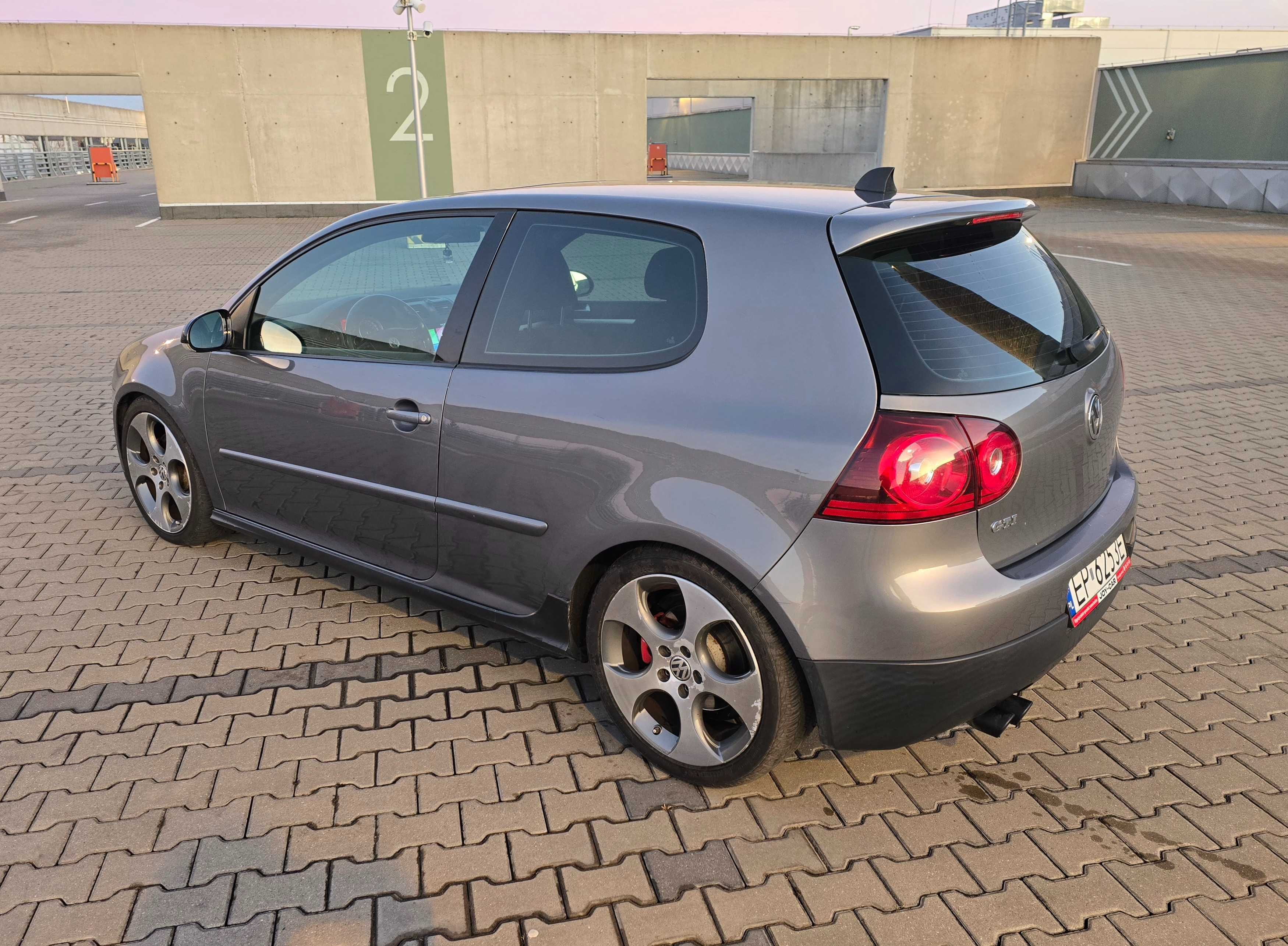 Volkswagen Golf V 2.0 TFSI GTI manual