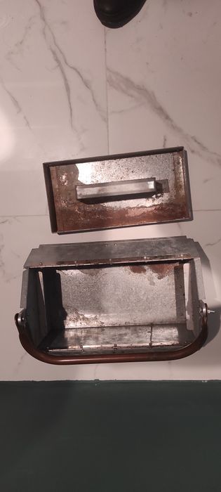 Skrzynka na narzędzia z miedzianą rączka Stara Metalowa  narzedziowa