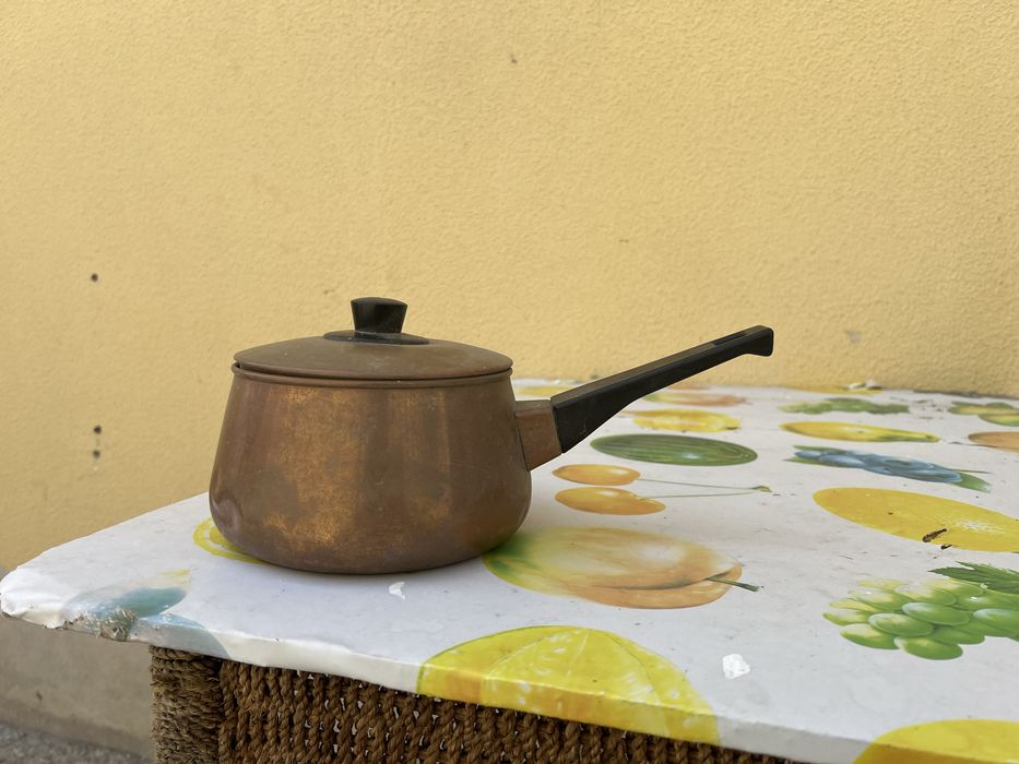 Panela antiga (sem qualquer furo)