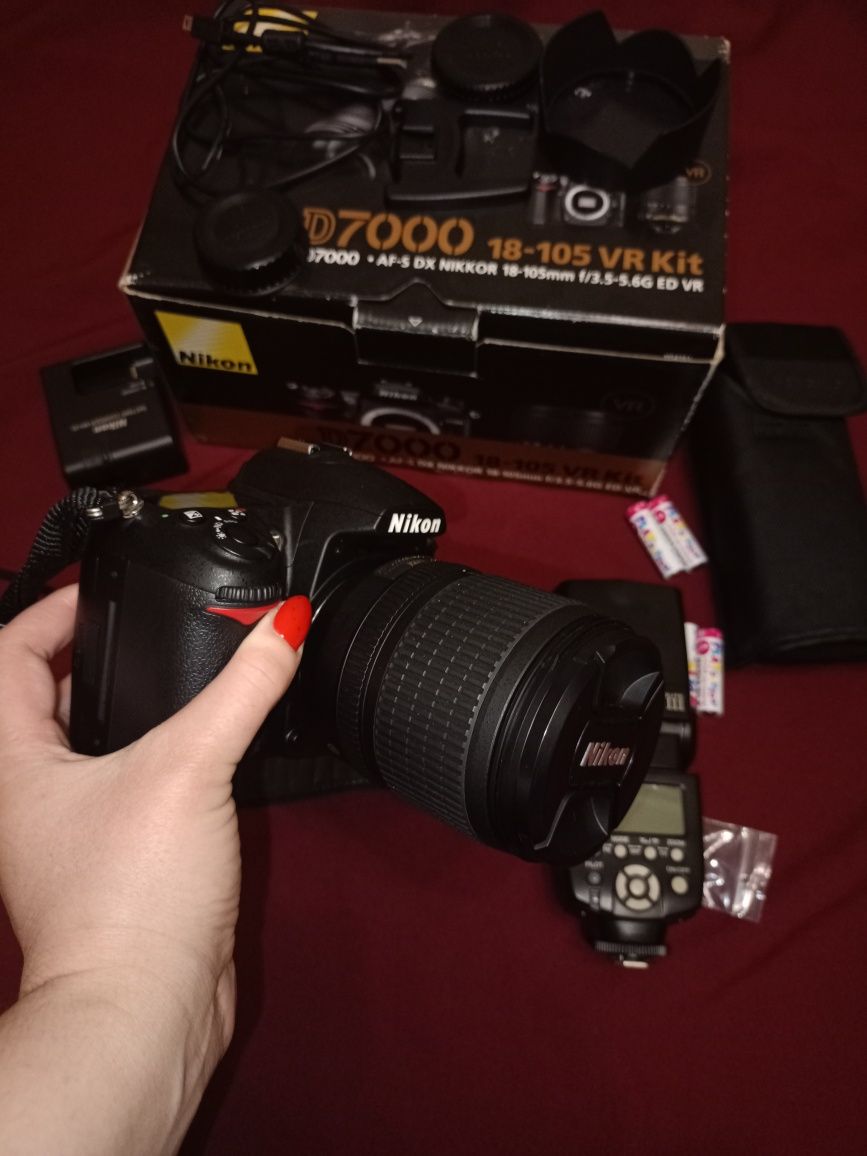 Продам дзеркальний фотоапарат Nicon d7000