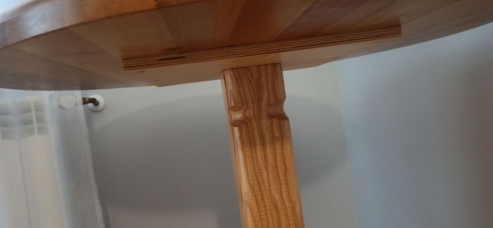 Stół drewniany stan idealny