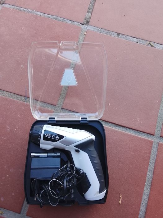 Aparafusadora  Titan