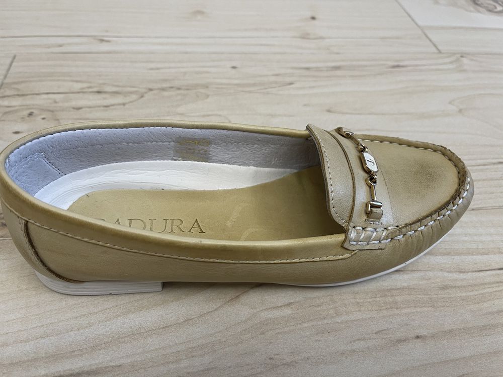 Мокасіни , Badura