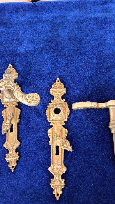 Stara,piękna,mosiężna klamka