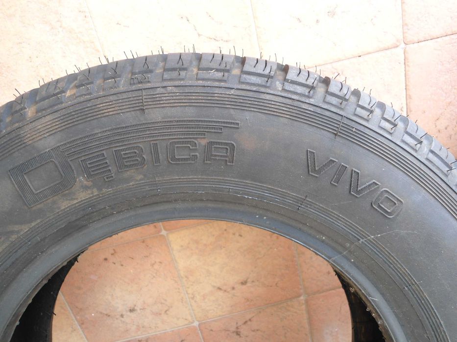 Pneu 145 / R12 NOVO Marca Debica