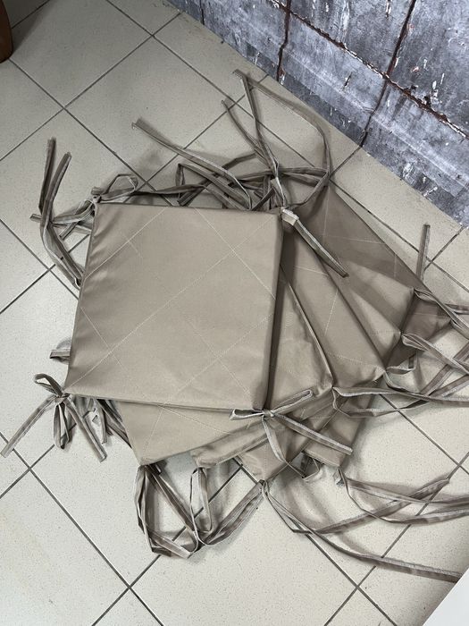 Мʼякі подушки на стілець лавки дивани крісла в школу поролон на поддон