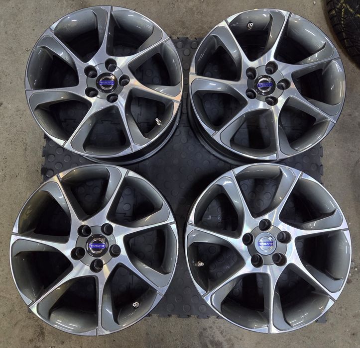 Felgi Aluminiowe 5x108 7Jx17 ET50 Volvo Ocean Race