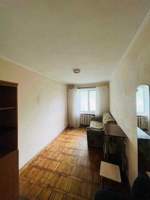 Продам 3 комн. квартиру 55 кв.м. на ул.Автозаводская 21 А,Куреневка