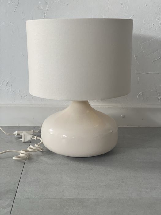 Candeeiro de Mesa Zara Home – Base em cerâmica bege