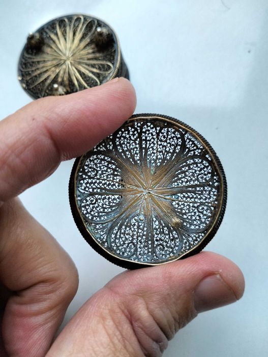 Caixa de comprimidos em prata dourada Filigrana.