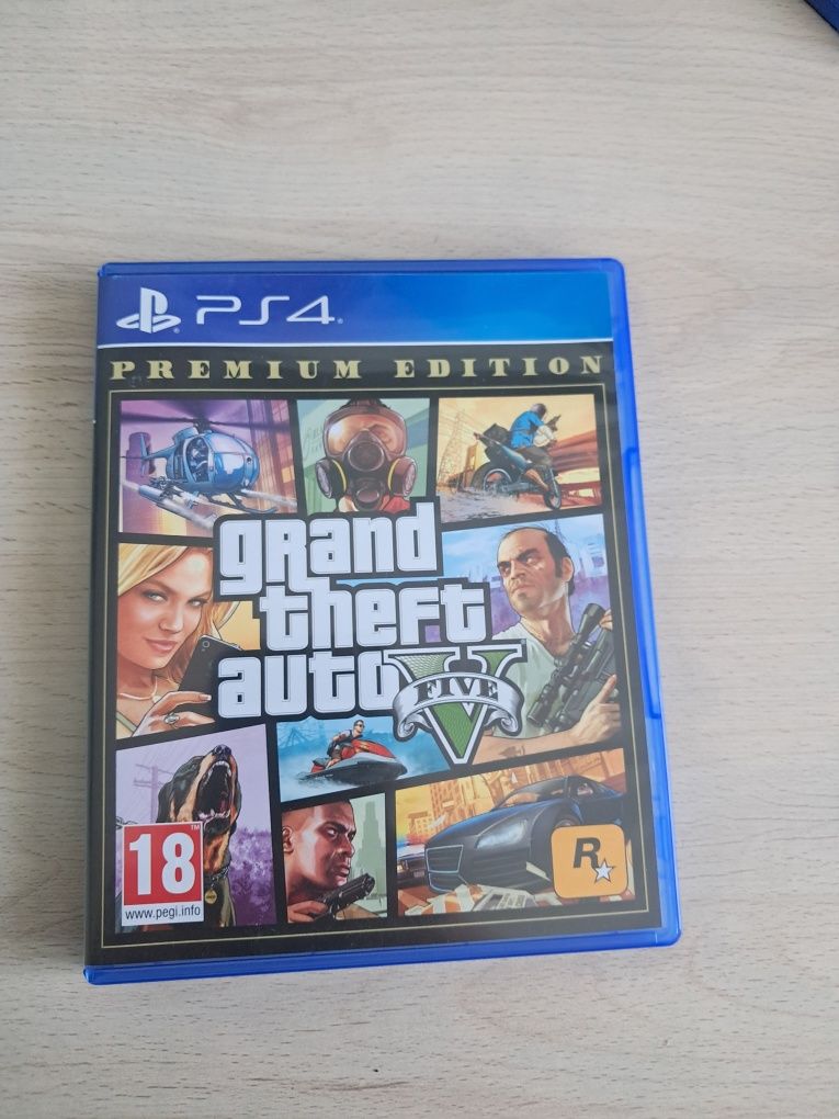 PlayStation 4 z grami i z telewizorem