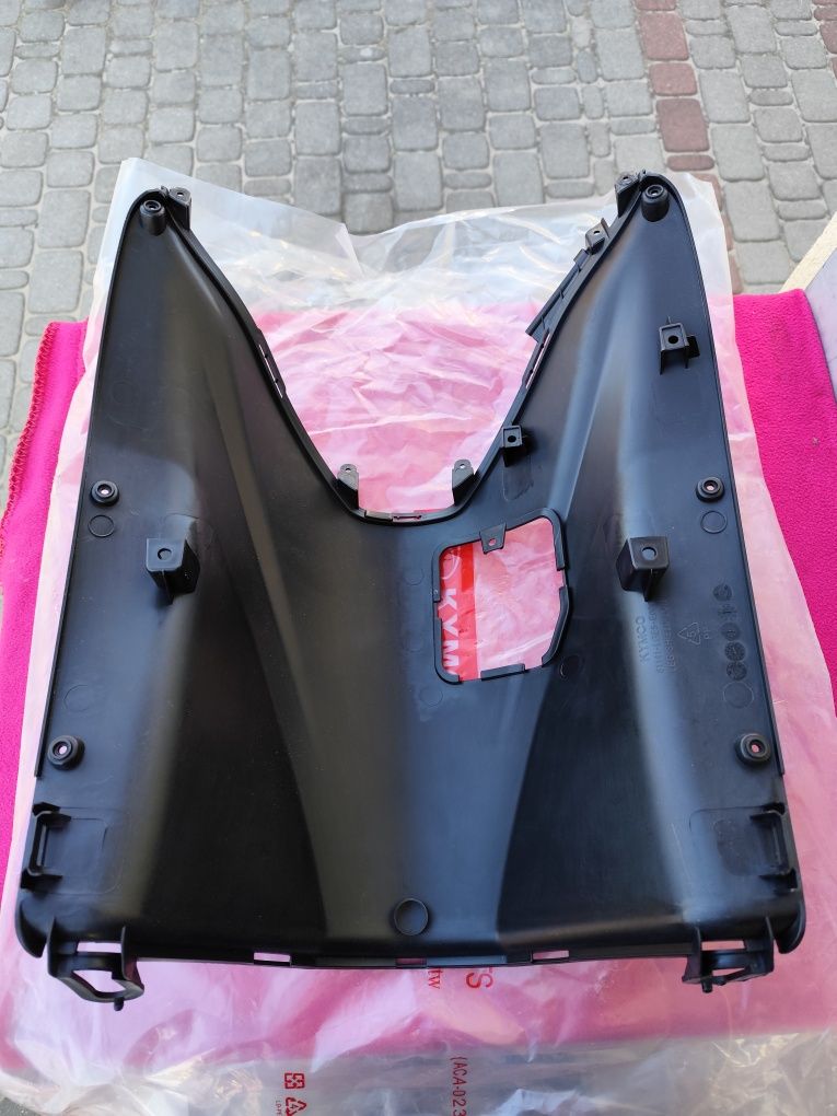 Osłona kolan kokpit tunel Kymco People GTI 125/300