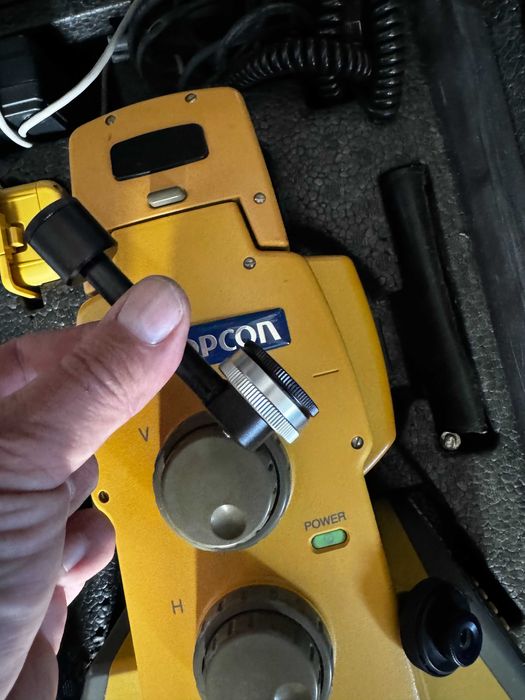 Estação Total Topcon - GPT 8203A para peças ou reparação