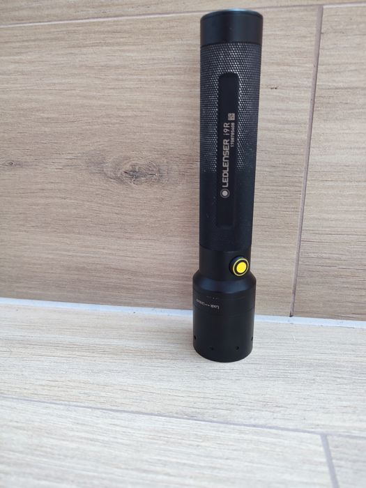 Latarka ledlenser ir9