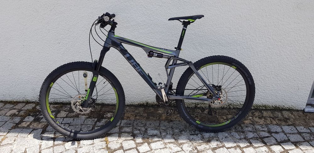 Bicicleta profissional CUBE AMS HPA Pro