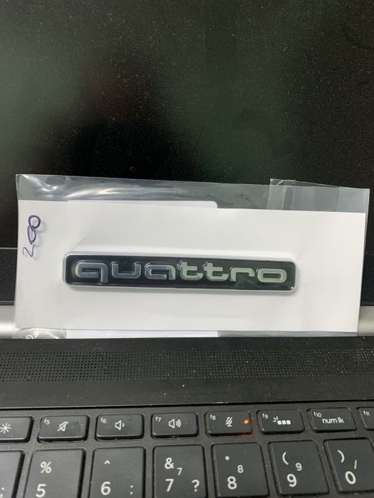 Емблема шильдик audi quattro