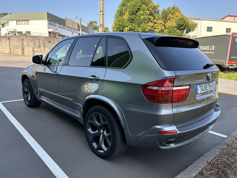 Jipe BMW X5 3.0 Muito bem conservado