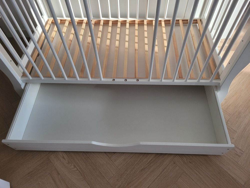 Łóżeczko niemowlęce 60x120 cm z szufladą i materacem pianka lateks