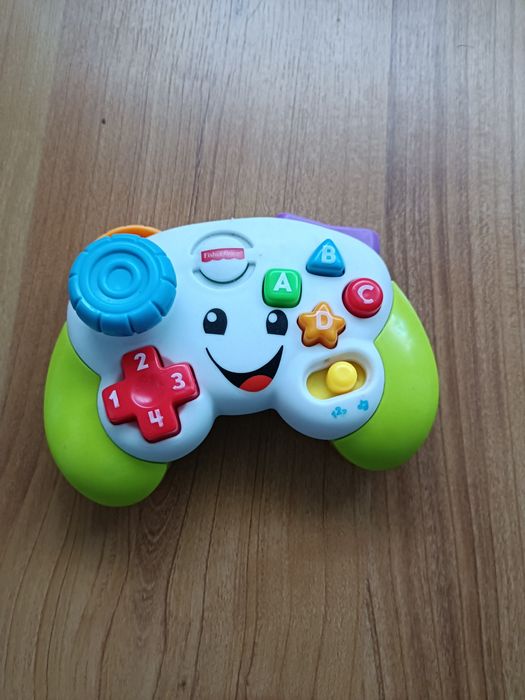 Brinquedo didático com música e com jogos para crianças dos 2 aos 3
