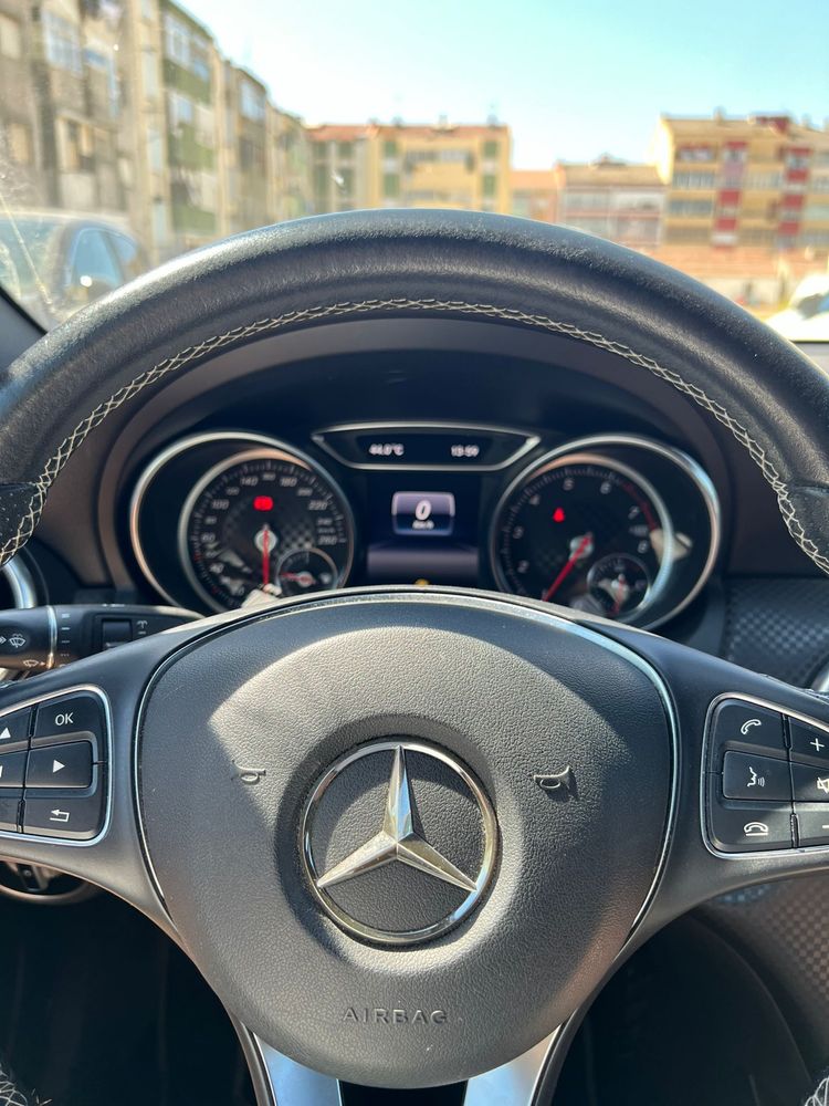 Mercedes-Benz A160 1.6 102CV gasolina de 2016