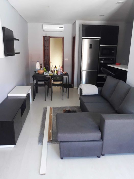 Arrenda-se Apartamento T0 na rua primeiro de dezembro n 31, 3 andar