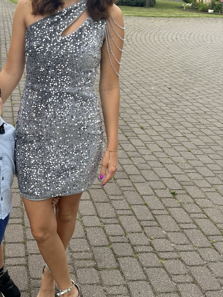 Cekinowa sukienka mini xs