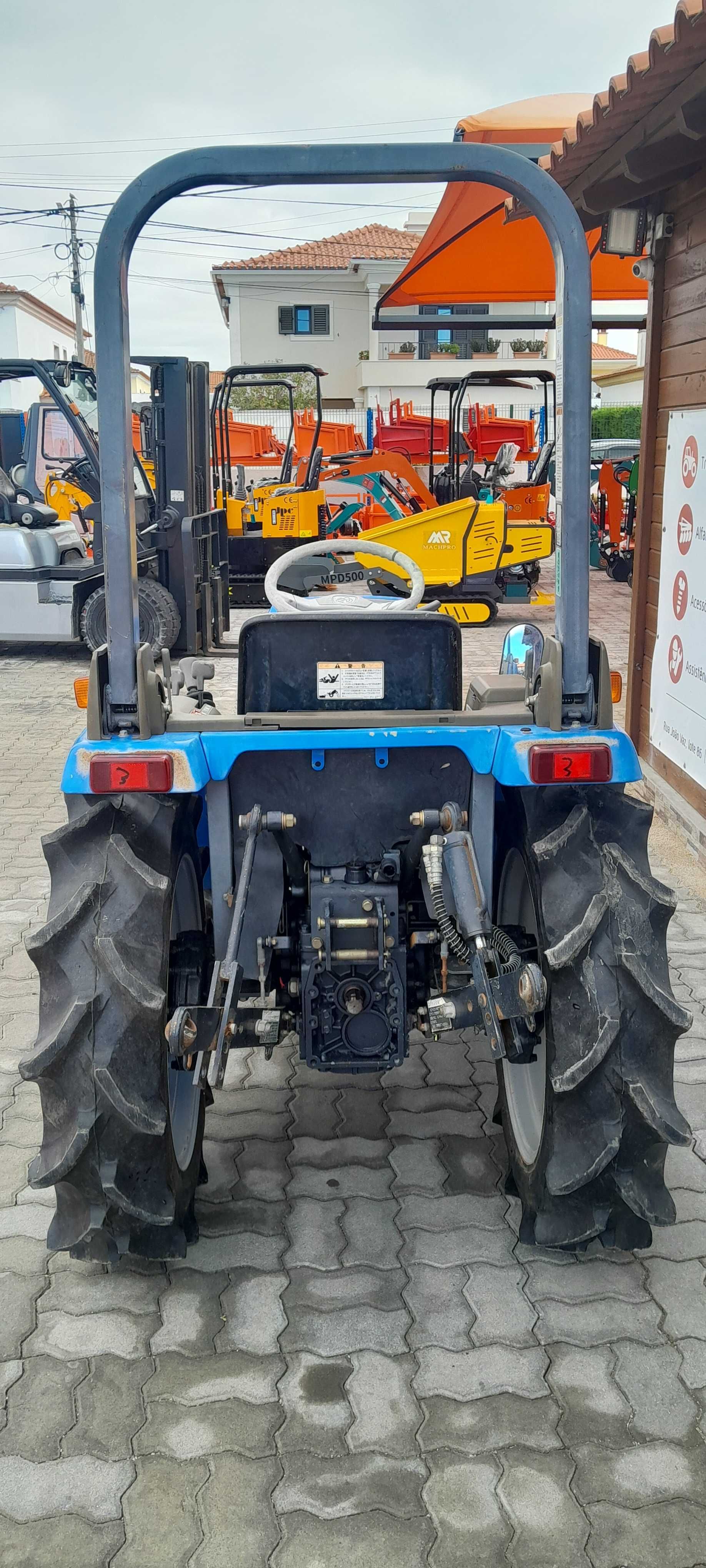 ISEKI TF193, 4x4 com aro de proteção rebatível