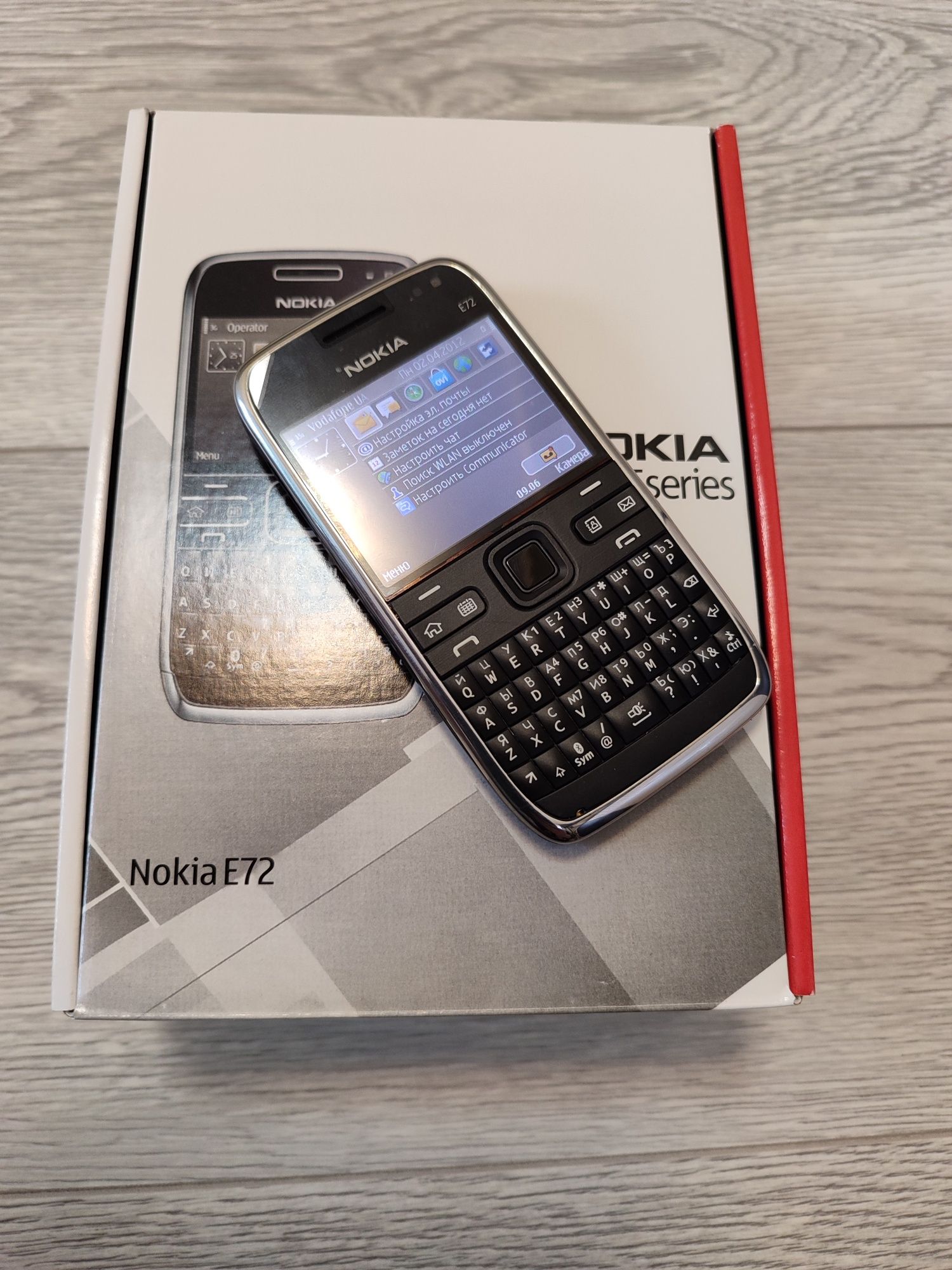 Мобільний телефон Nokia E72 Black