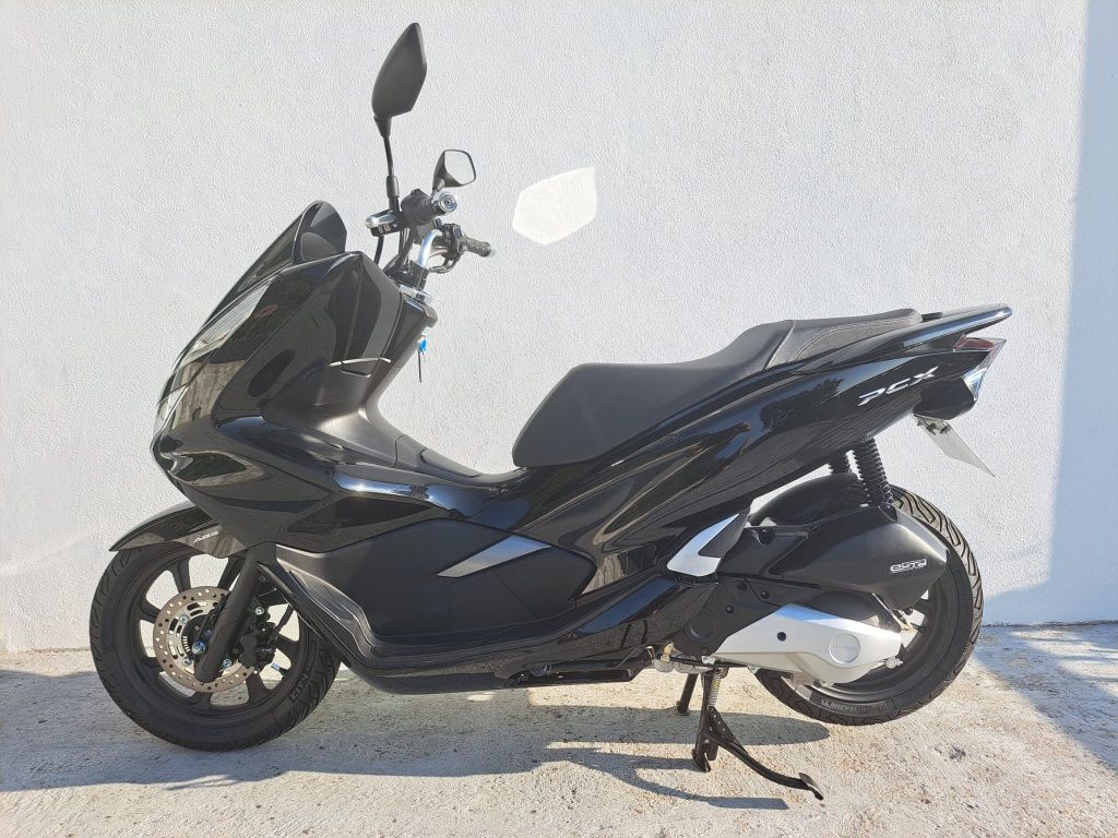 Honda PCX 1600km nova.