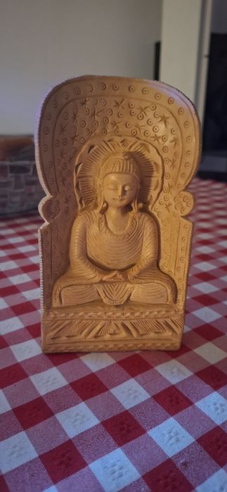 Estátua feita em madeira Sandalo