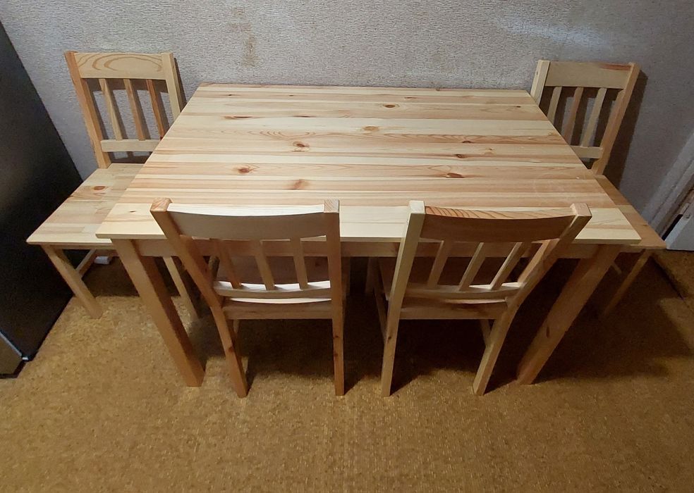 JUSK. Кухонний набір. Стіл + 4 стільці (стол кухонный со стульями).