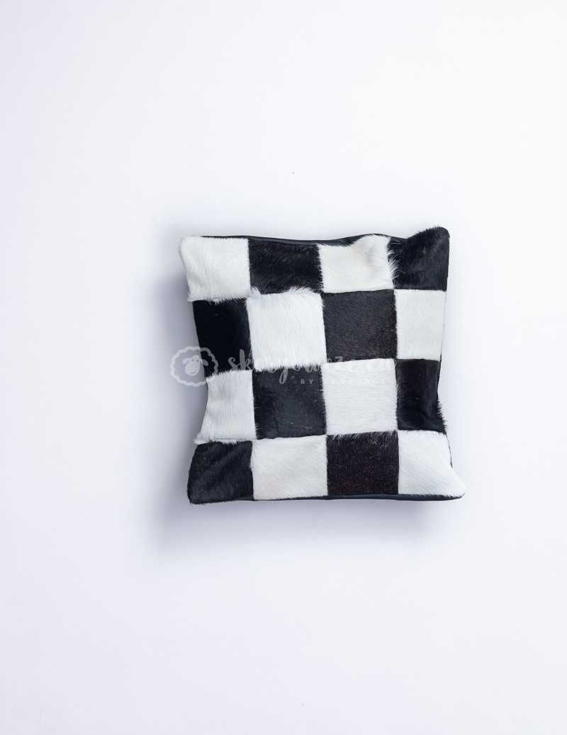 Poduszka/ poszewka patchwork ze skóry krowiej/ bydlęcej (jaś) 40x40 cm