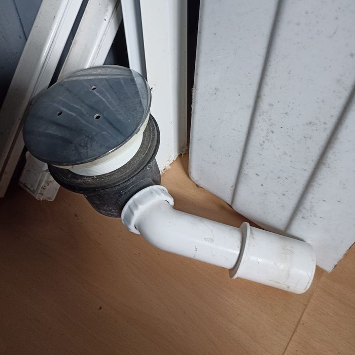 Kabiną prysznicowa -szklo z brodzikiem i syfonem
