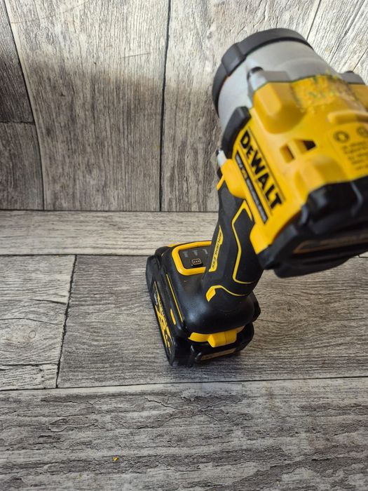 Dewalt DCF922 klucz udarowy z baterią 4ah
