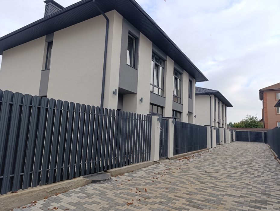 Продаж будинку/дуплекса 107 м2 та 3 соток землі з чистовим ремонтом