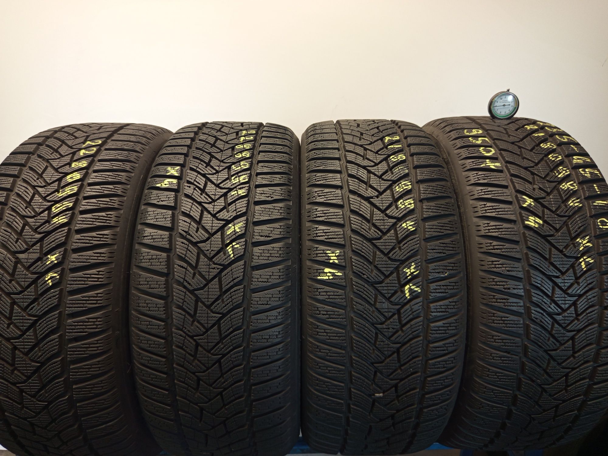 235/45R18 Dunlop WinterSport5