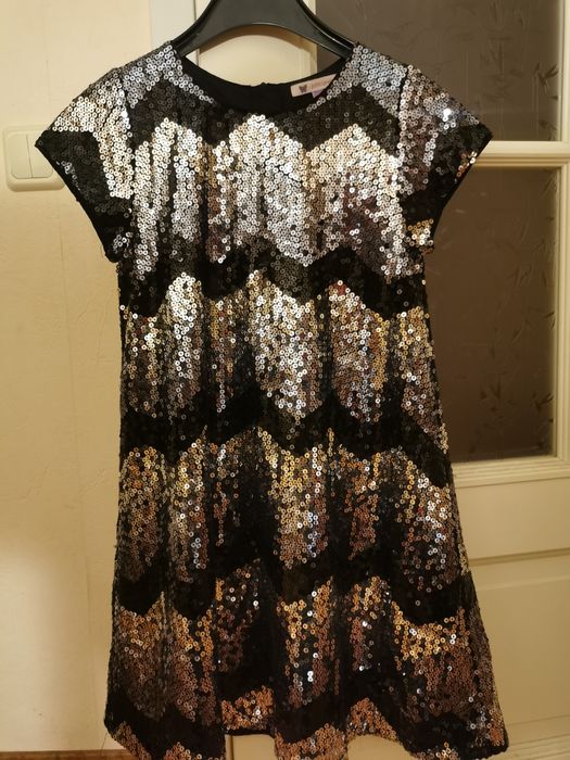 Близкуче плаття, паєтки, блискітки