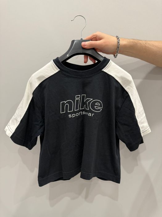 Оригінальна футболка Nike жіноча