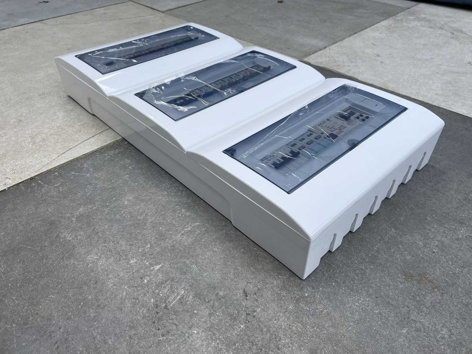 Sprzedam rozdzielnicę natynkową