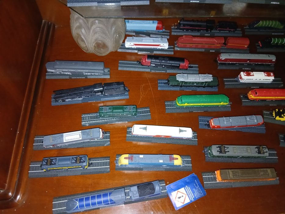 Coleção 50 locomotiva comboios por  9 € cada