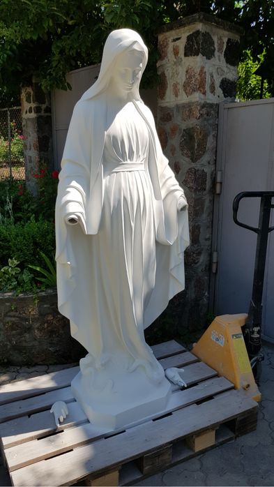 Скульптура Богородиці Матінки Божої Марії