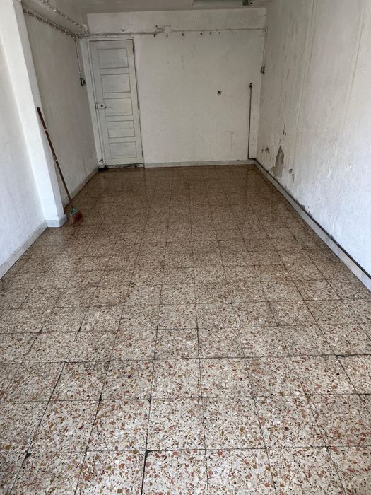 Recolha / limpeza de lojas, armazéns, garagens, casas, etc