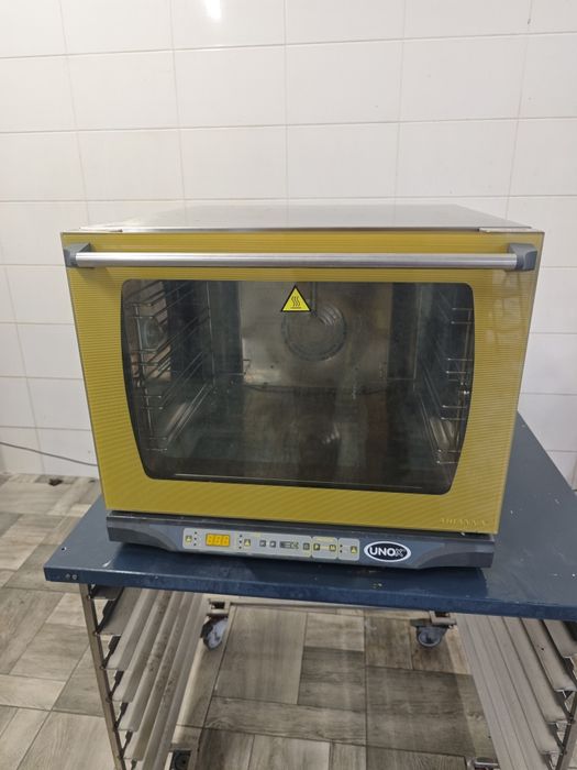 Пароконвектомат 4 рівні Unox XF135 Arianna