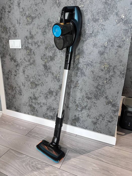 Пилосос Ручний Philips б/у в Ідеалі ! Повний комплект