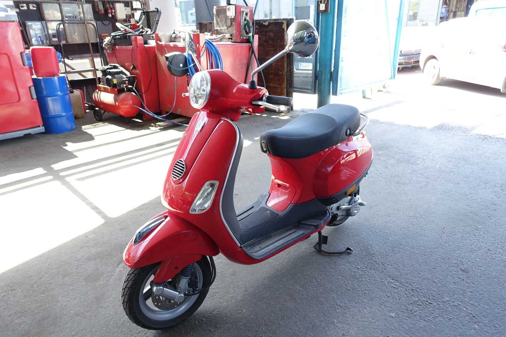 Ретро скутер 2010 Piaggio Vespa LX50