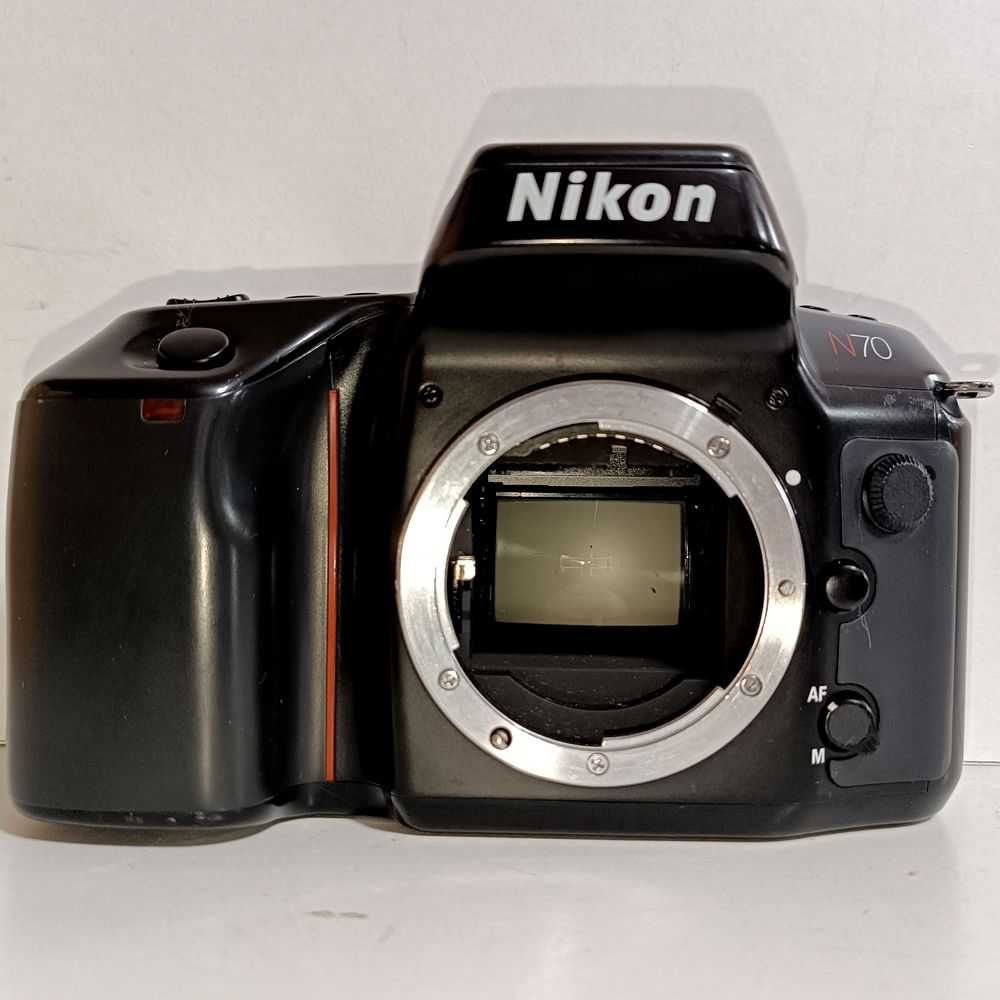 Камера Nikon N70 body.