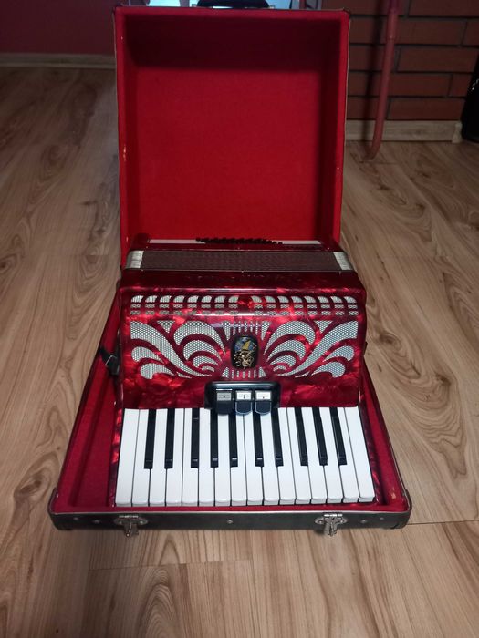 Akordeon Weltmeister Caprice 40 basów