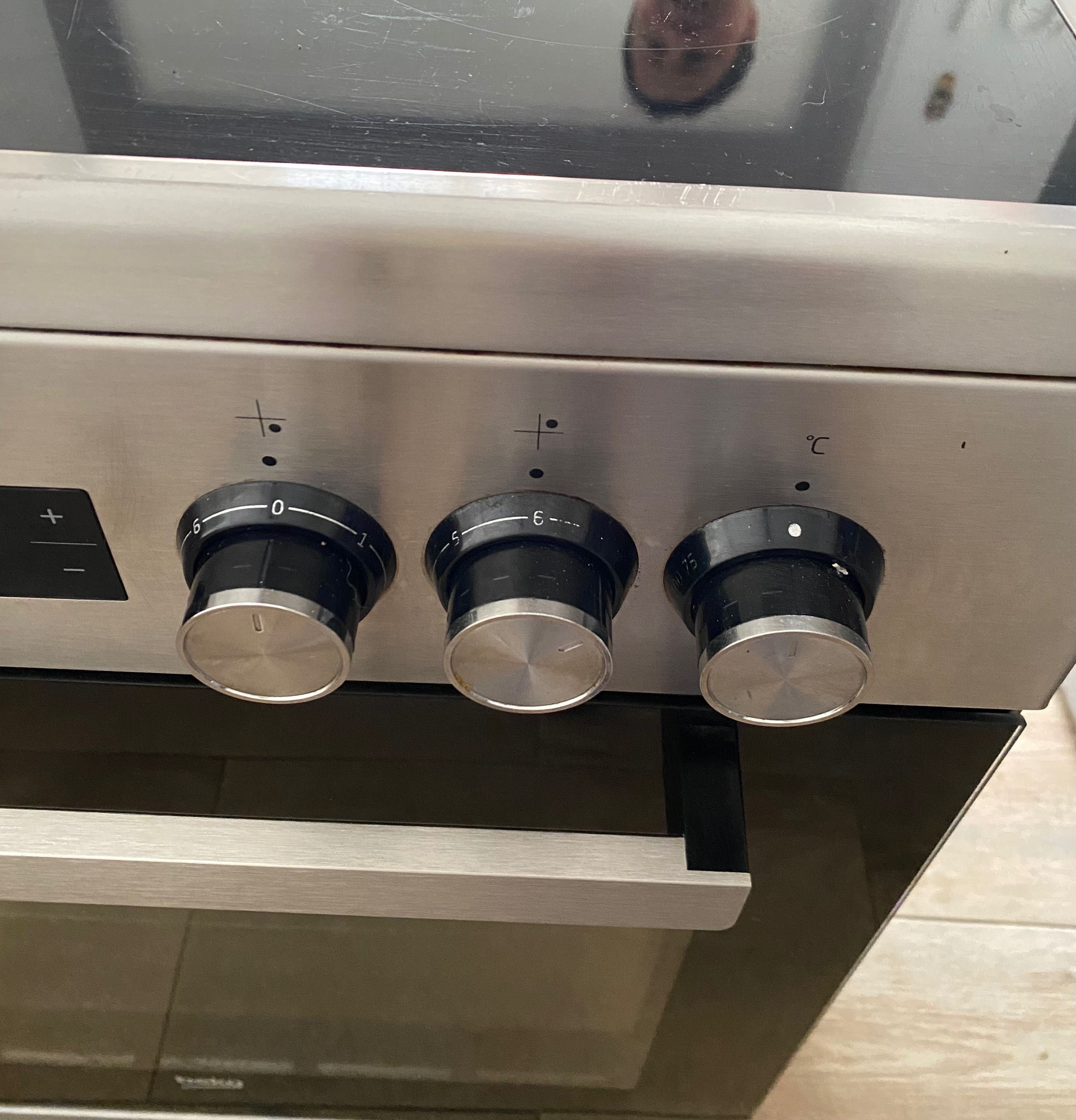 FOGÃO BEKO FSE67310GX (Elétrico, Vitrocerâmica, Capacidade 66 Lt)