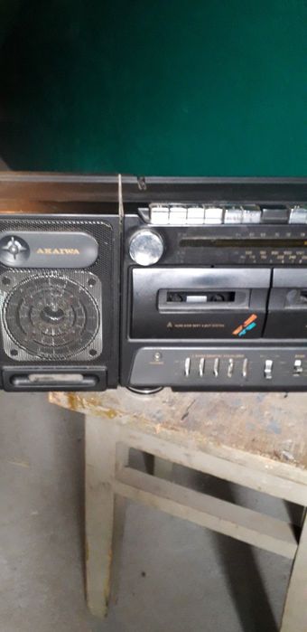 Магнитофон  кассетный со светомузыкой.