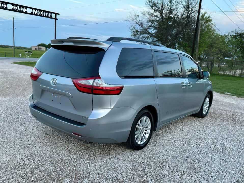 2017 Toyota Sienna